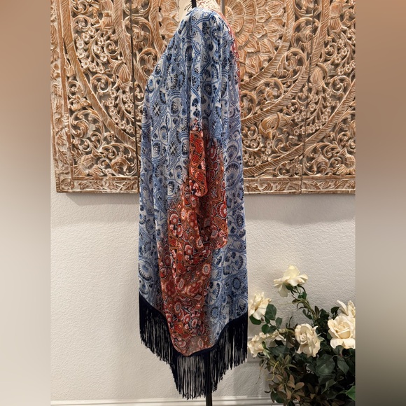 Two by Vince Camuto Blue & Red Floral Boho Fringe Lightweight Cardigan- size 2X - Picture 6 of 8